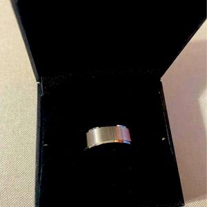 Manly Bands Men’s engagement ring